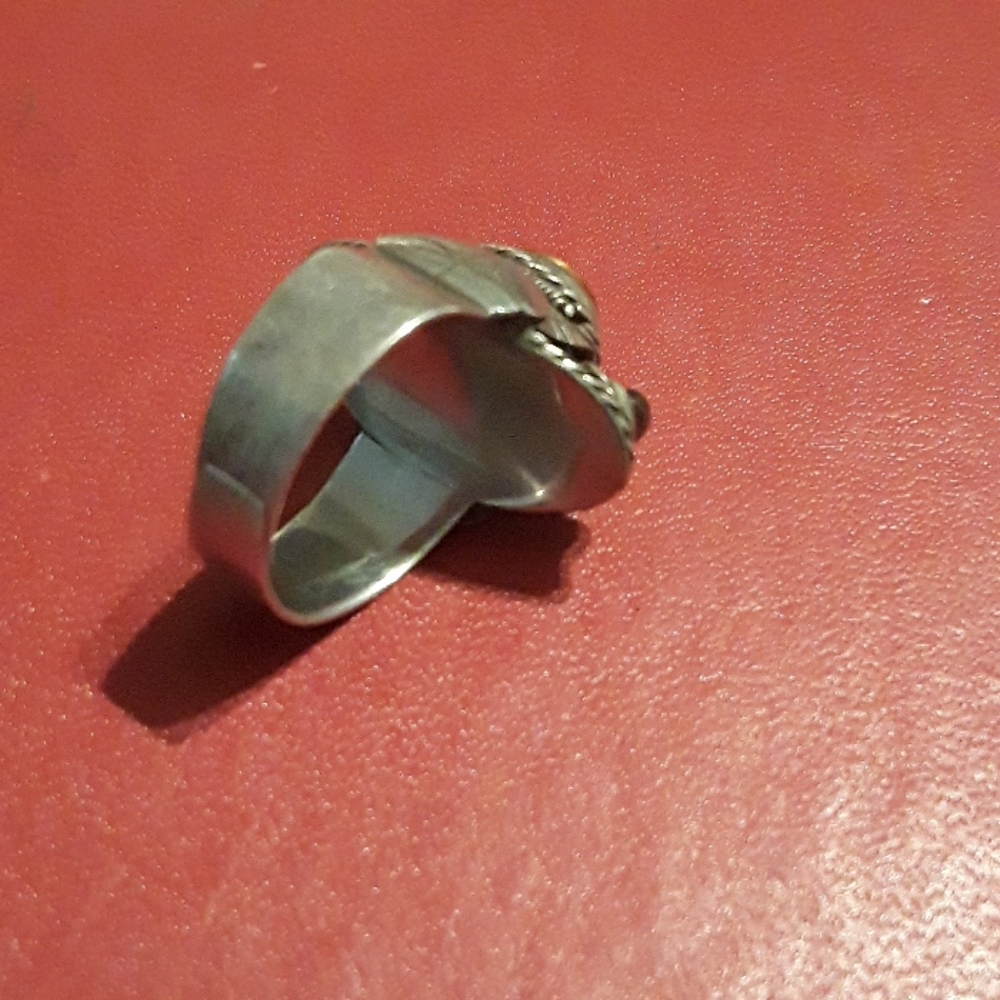 Ring - Picture 3 of 3